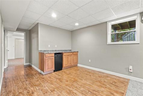 904 6th Avenue Coggon IA 52218