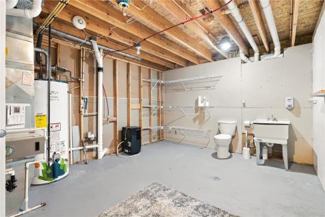 904 6th Avenue Coggon IA 52218