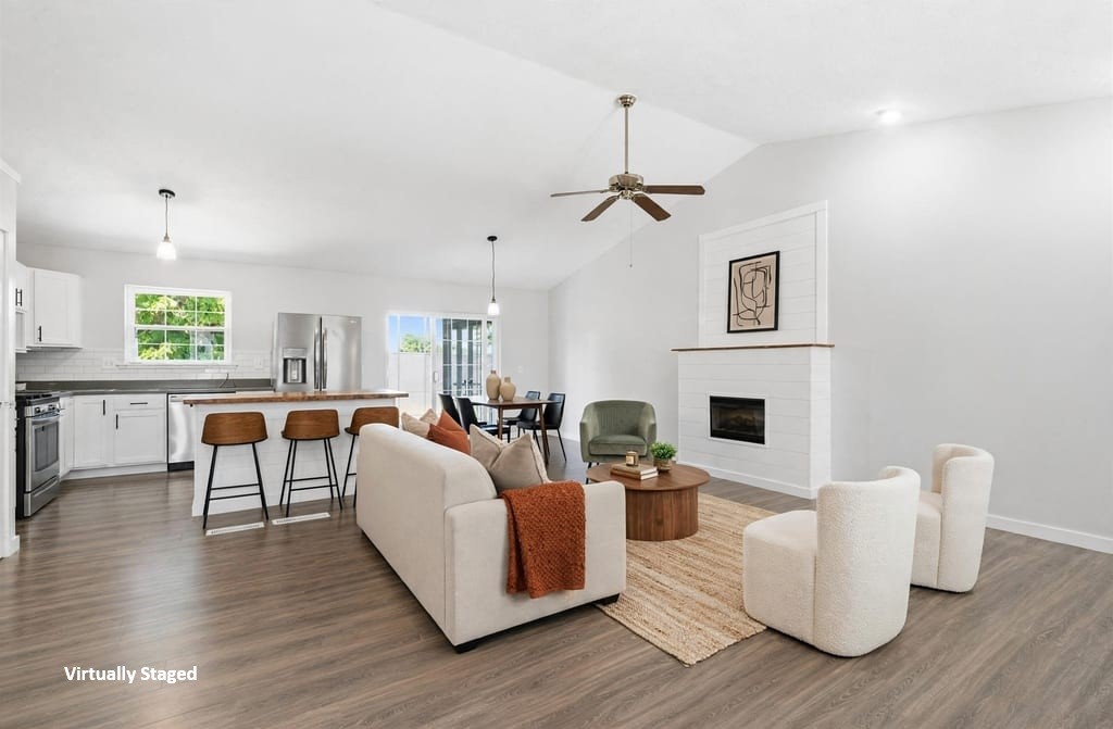 904 6th Avenue Coggon IA 52218