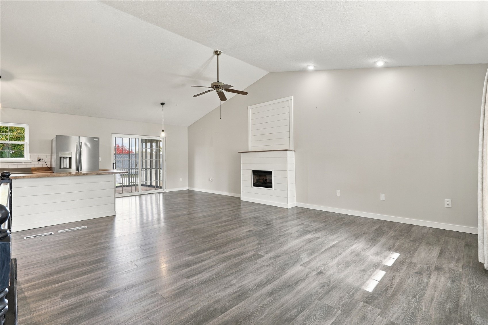 904 6th Avenue Coggon IA 52218
