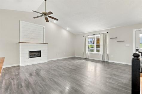 904 6th Avenue Coggon IA 52218