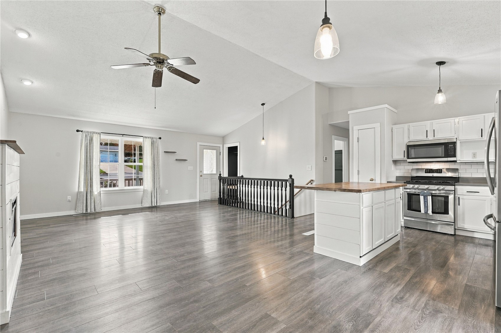 904 6th Avenue Coggon IA 52218