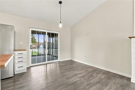 904 6th Avenue Coggon IA 52218