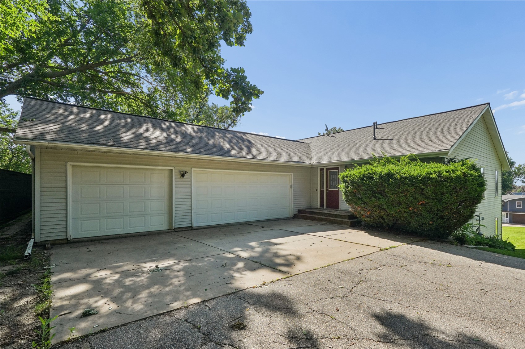 3009 Harvest Hill Road Cedar Rapids IA 52404