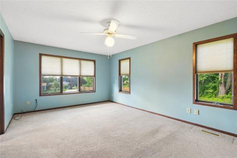 3009 Harvest Hill Road Cedar Rapids IA 52404