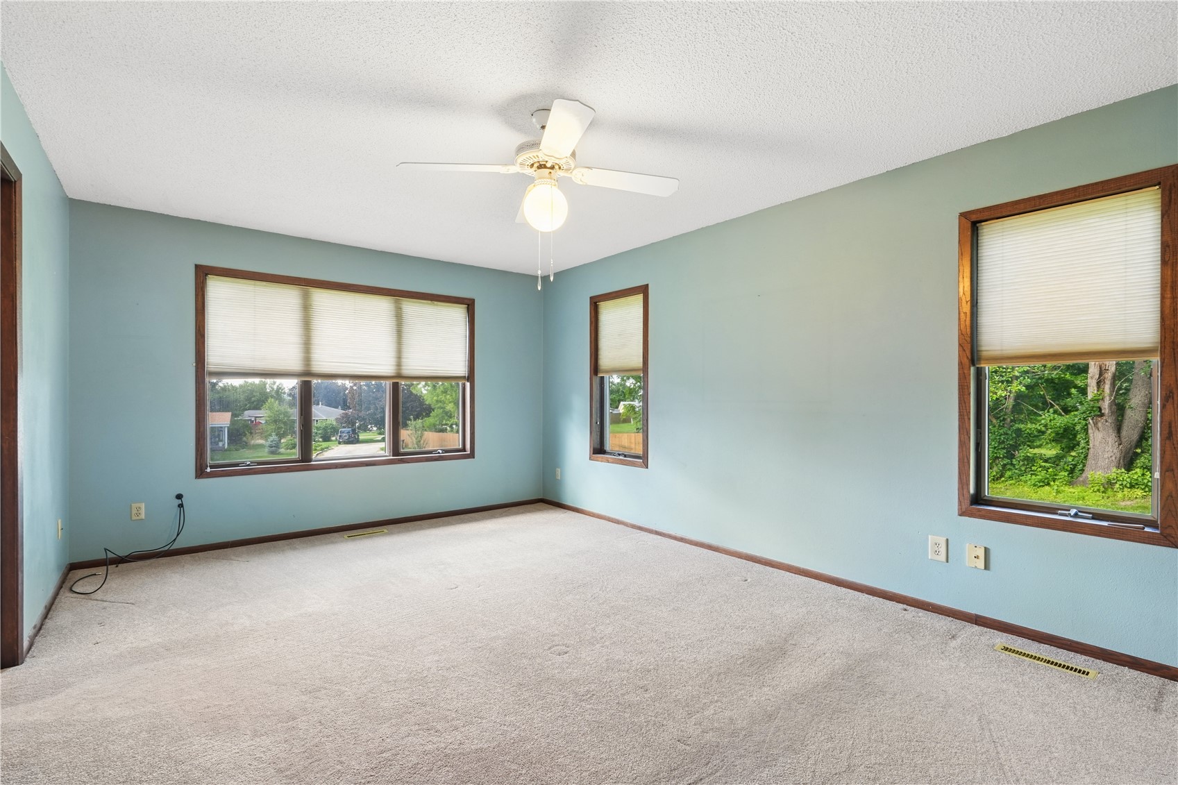 3009 Harvest Hill Road Cedar Rapids IA 52404