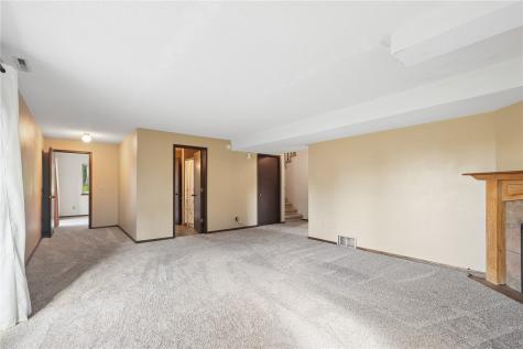3009 Harvest Hill Road Cedar Rapids IA 52404