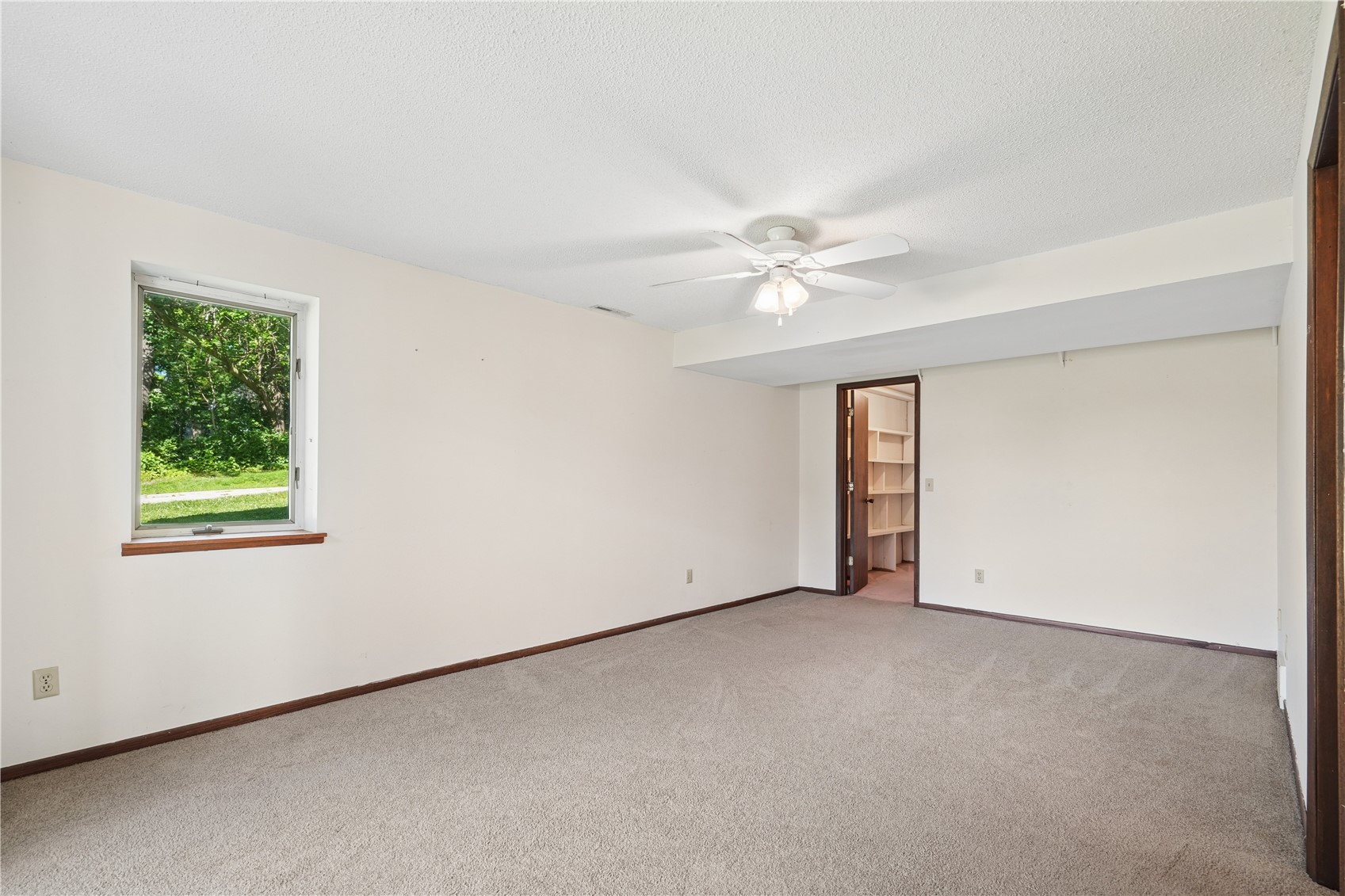 3009 Harvest Hill Road Cedar Rapids IA 52404