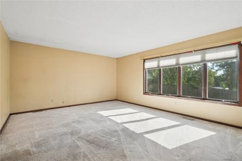 3009 Harvest Hill Road Cedar Rapids IA 52404