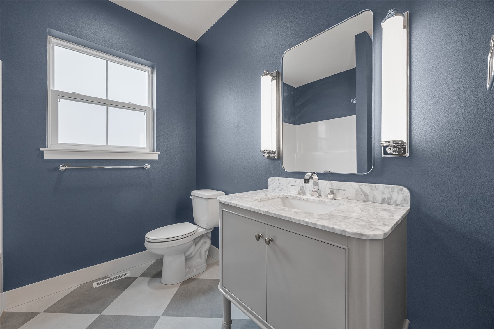 1603 Eagleview Drive Fairfax IA 52228