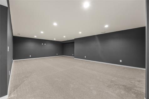 1603 Eagleview Drive Fairfax IA 52228