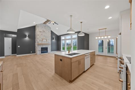 1603 Eagleview Drive Fairfax IA 52228