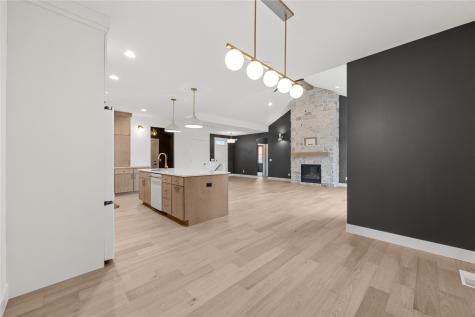 1603 Eagleview Drive Fairfax IA 52228