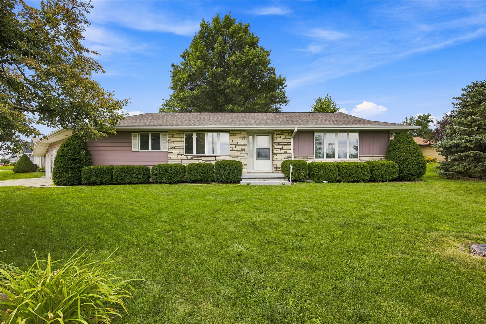 502 9th Avenue Clarence IA 52216