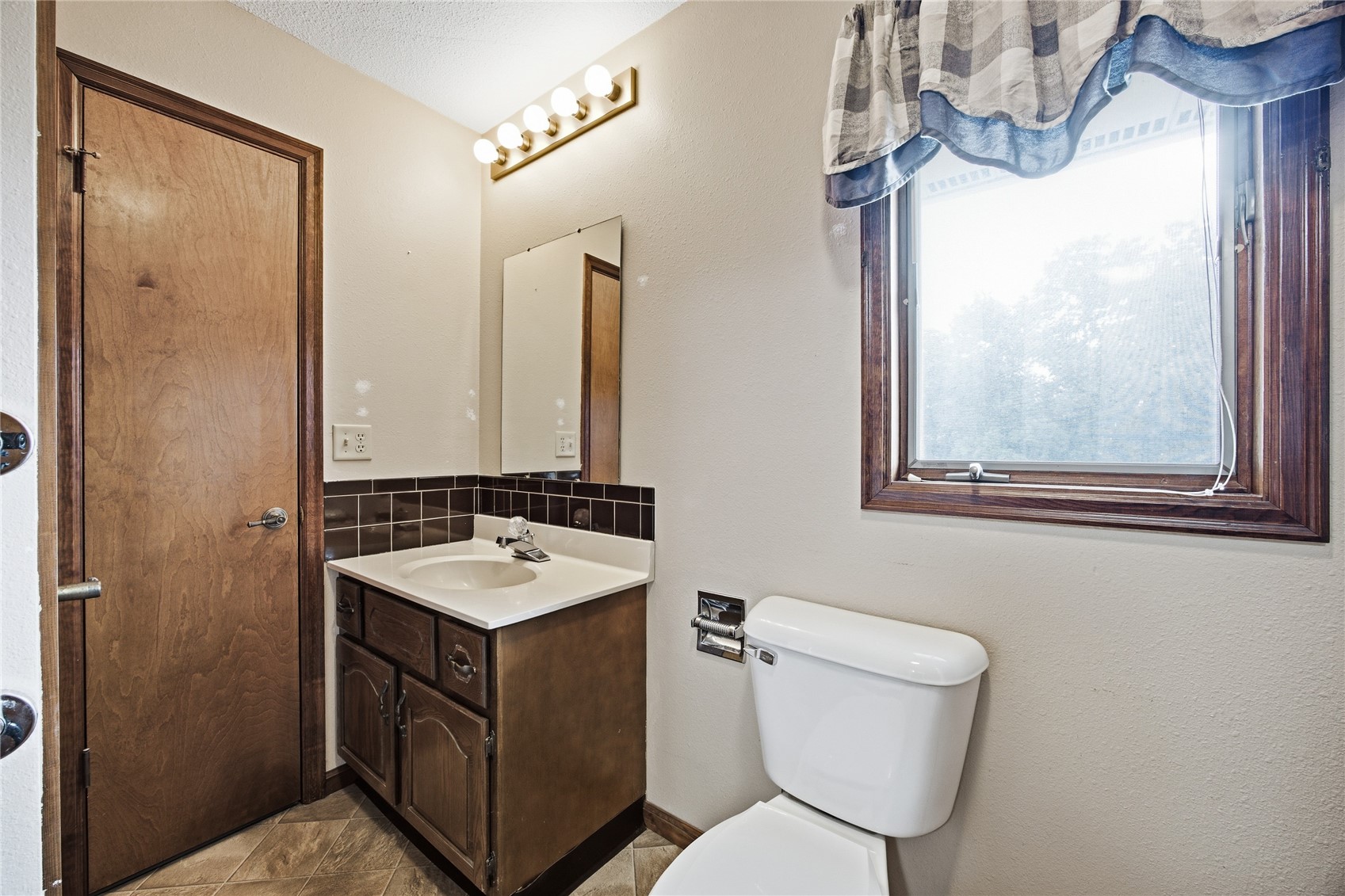 502 9th Avenue Clarence IA 52216