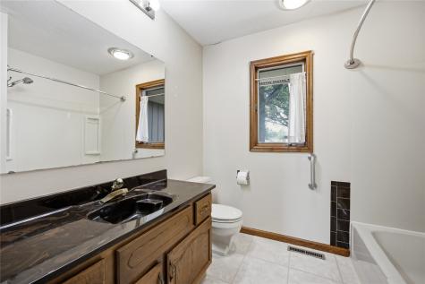 502 9th Avenue Clarence IA 52216