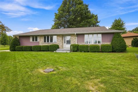 502 9th Avenue Clarence IA 52216