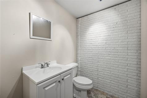 502 9th Avenue Clarence IA 52216
