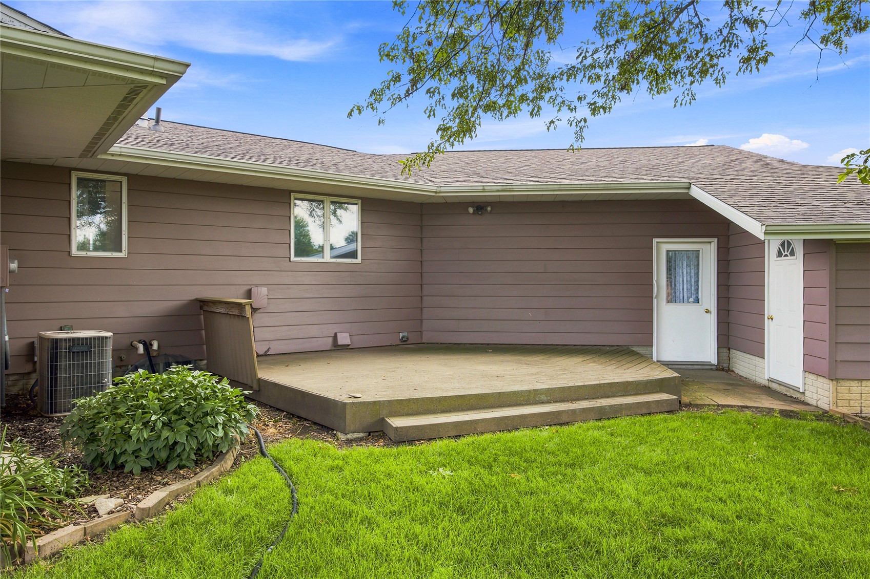 502 9th Avenue Clarence IA 52216