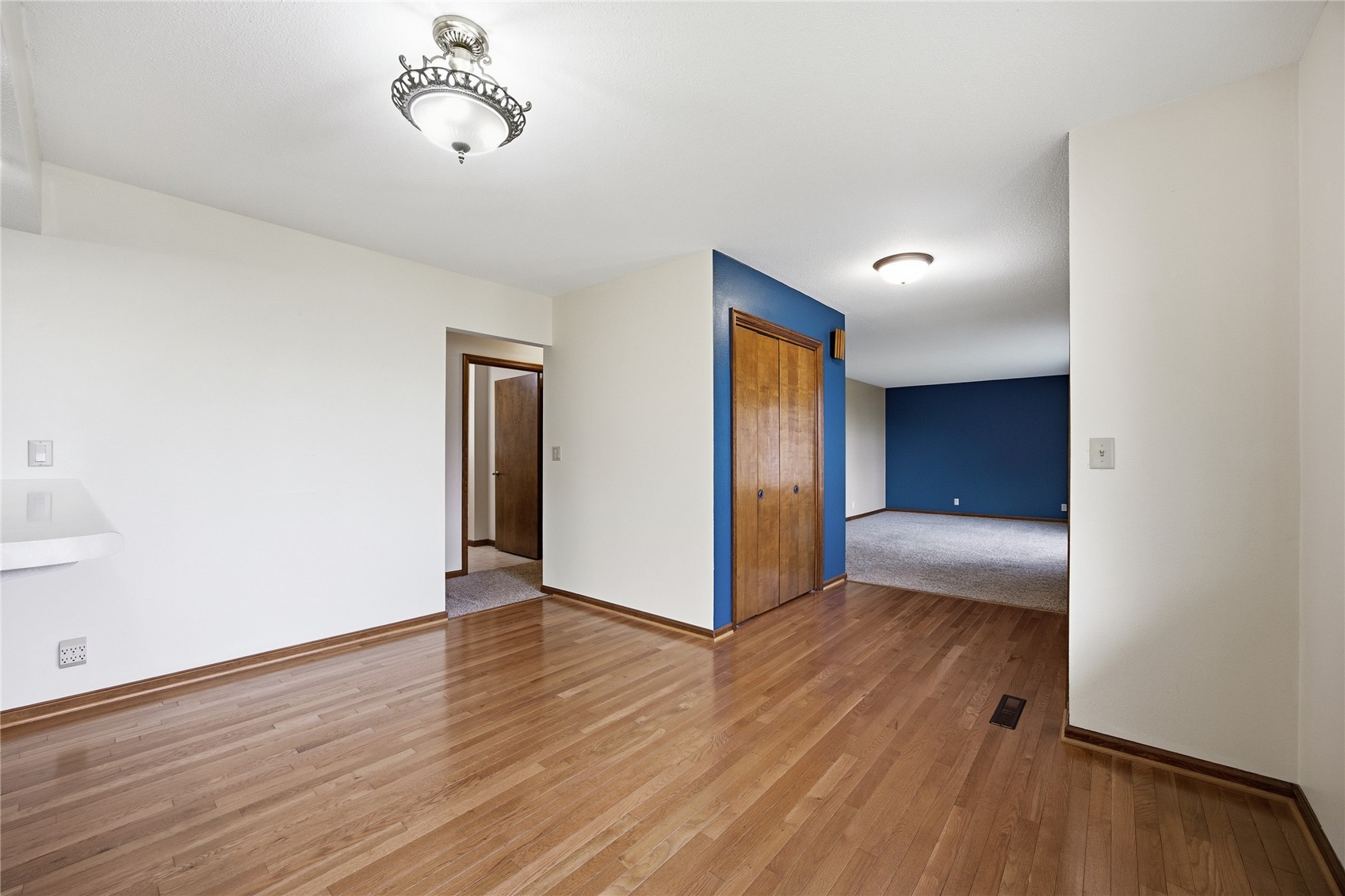 502 9th Avenue Clarence IA 52216