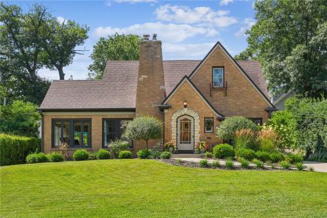 311 25th St Drive SE Cedar Rapids IA 52403