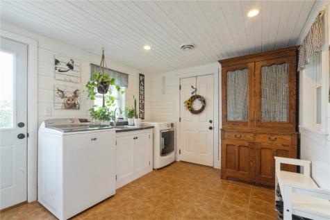 1302 Bowdish Road Central City IA 52214