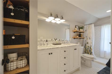 1302 Bowdish Road Central City IA 52214
