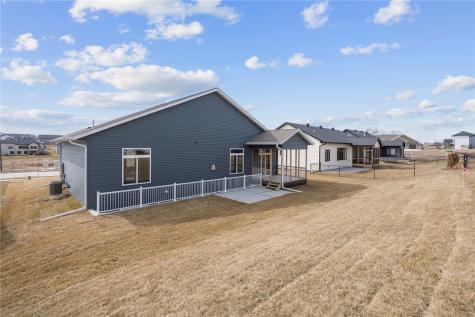 15 N Seven Oaks Road North Liberty IA 52317