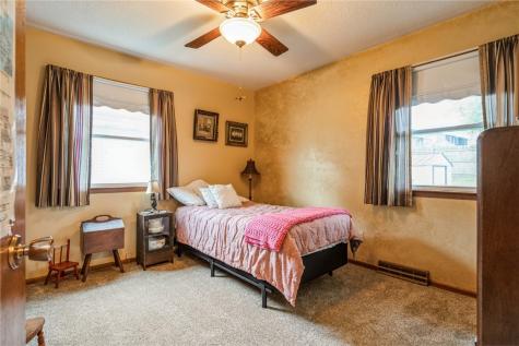 1145 W 14th Avenue Marion IA 52302