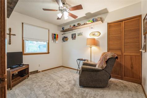 1145 W 14th Avenue Marion IA 52302