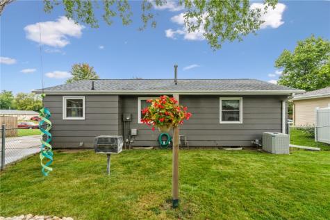 1145 W 14th Avenue Marion IA 52302