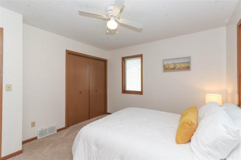 2322 27th Street SW Cedar Rapids IA 52404