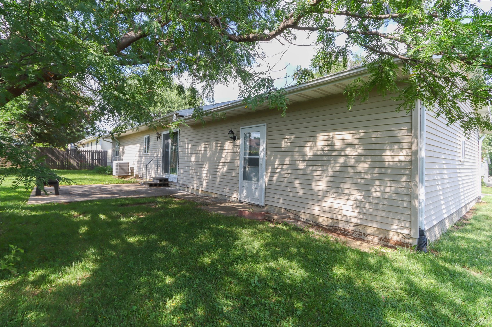 2322 27th Street SW Cedar Rapids IA 52404