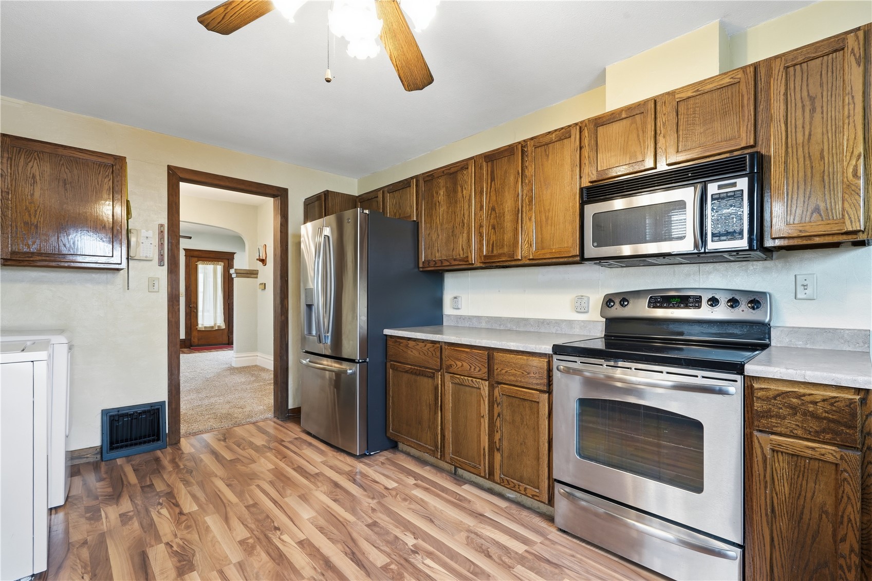 215 Main Street Newhall IA 52315