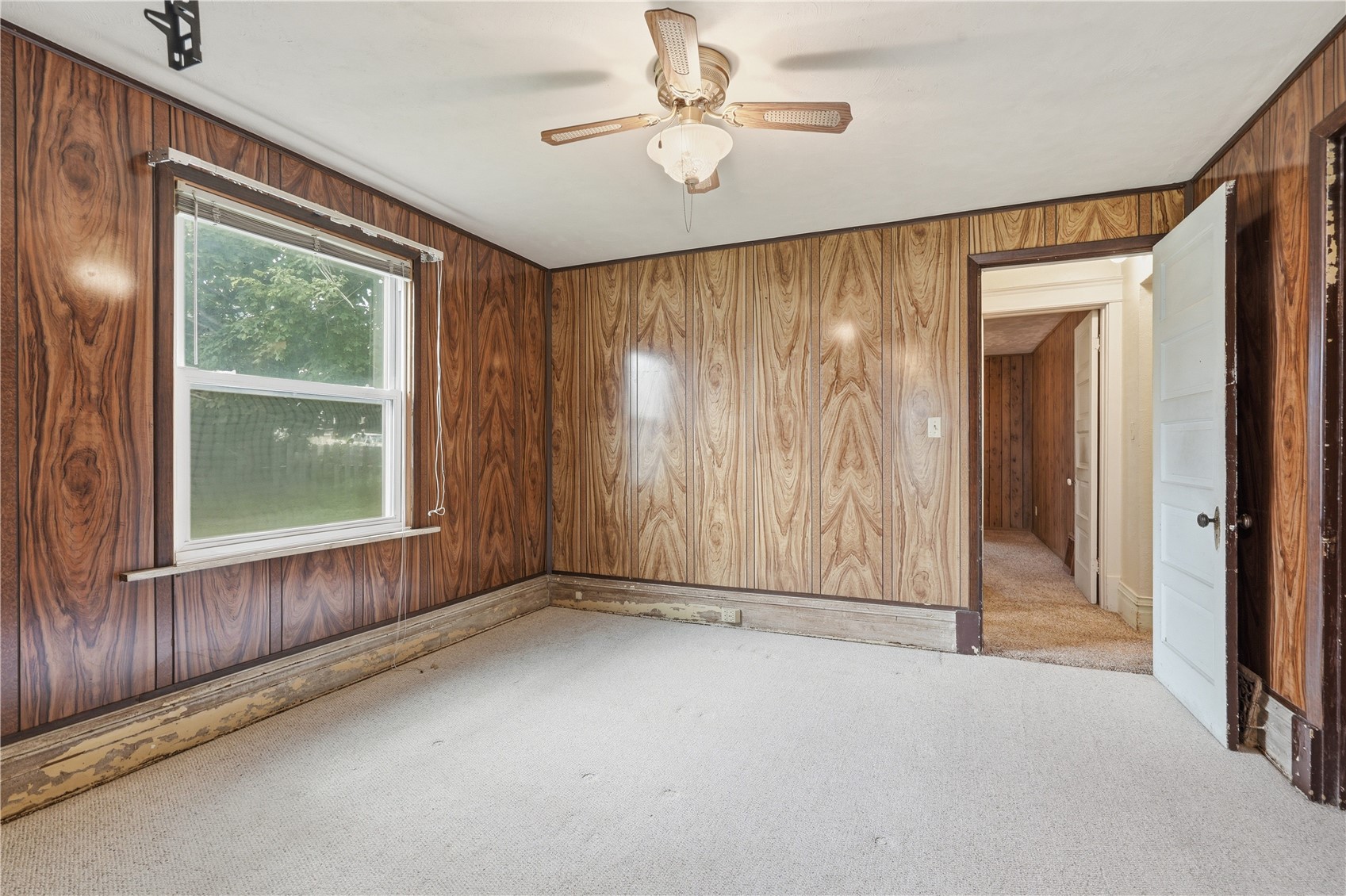 215 Main Street Newhall IA 52315