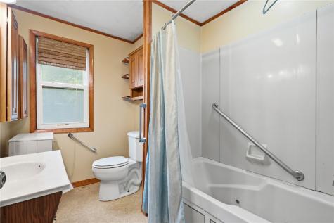 215 Main Street Newhall IA 52315