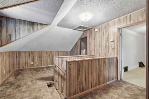 215 Main Street Newhall IA 52315