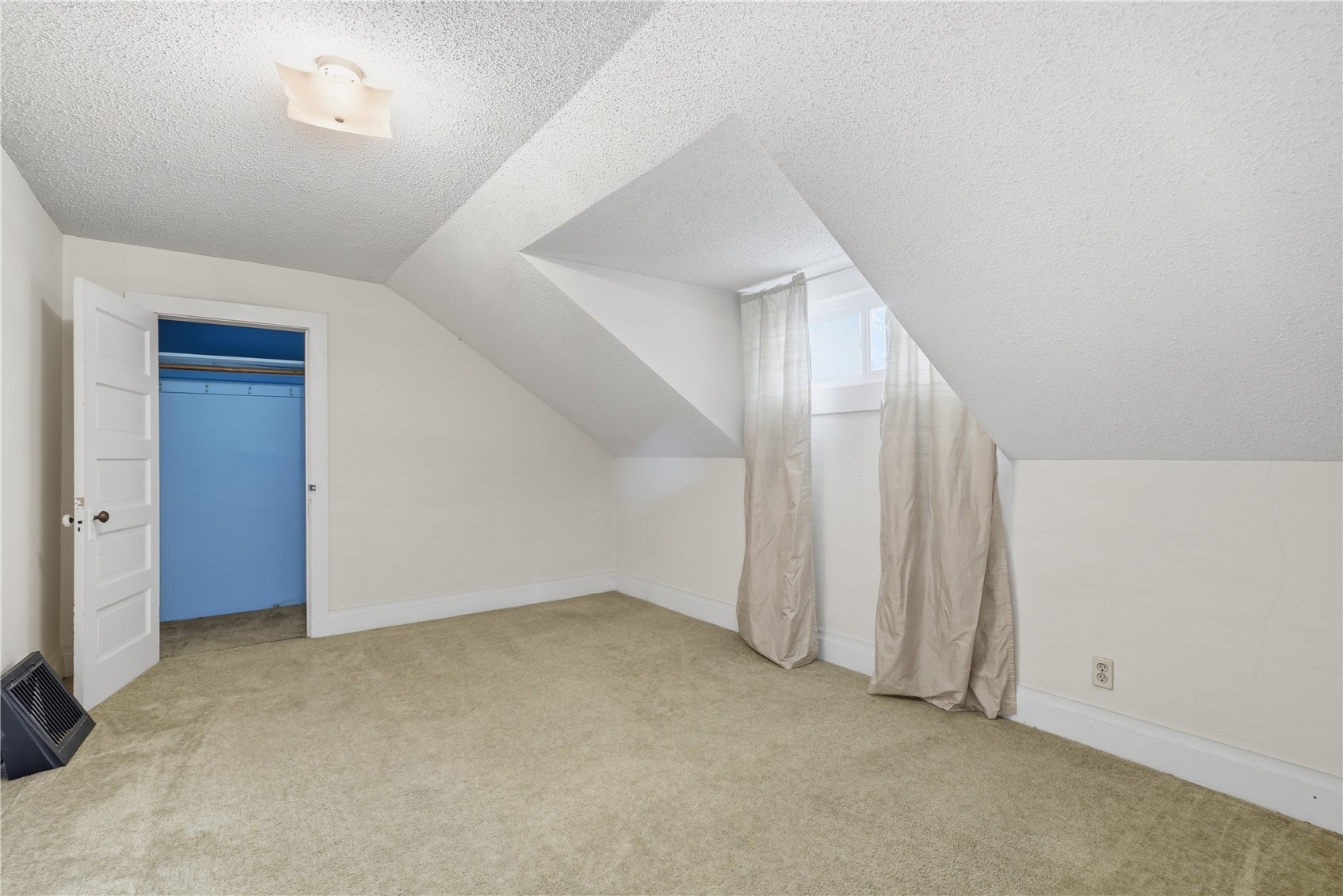 215 Main Street Newhall IA 52315