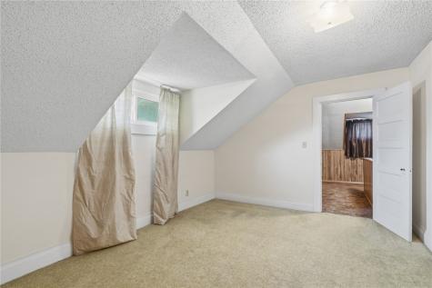 215 Main Street Newhall IA 52315
