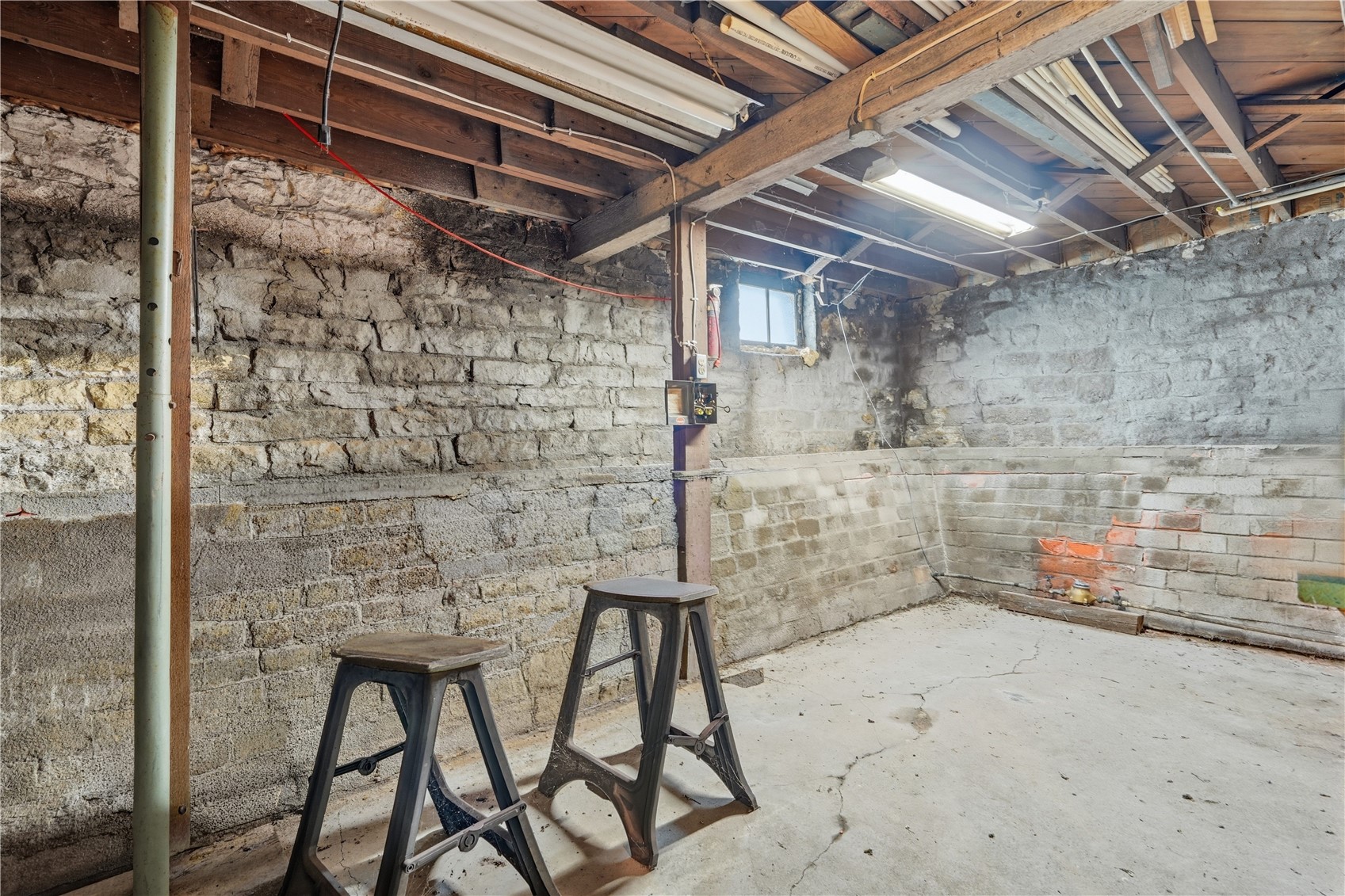 215 Main Street Newhall IA 52315
