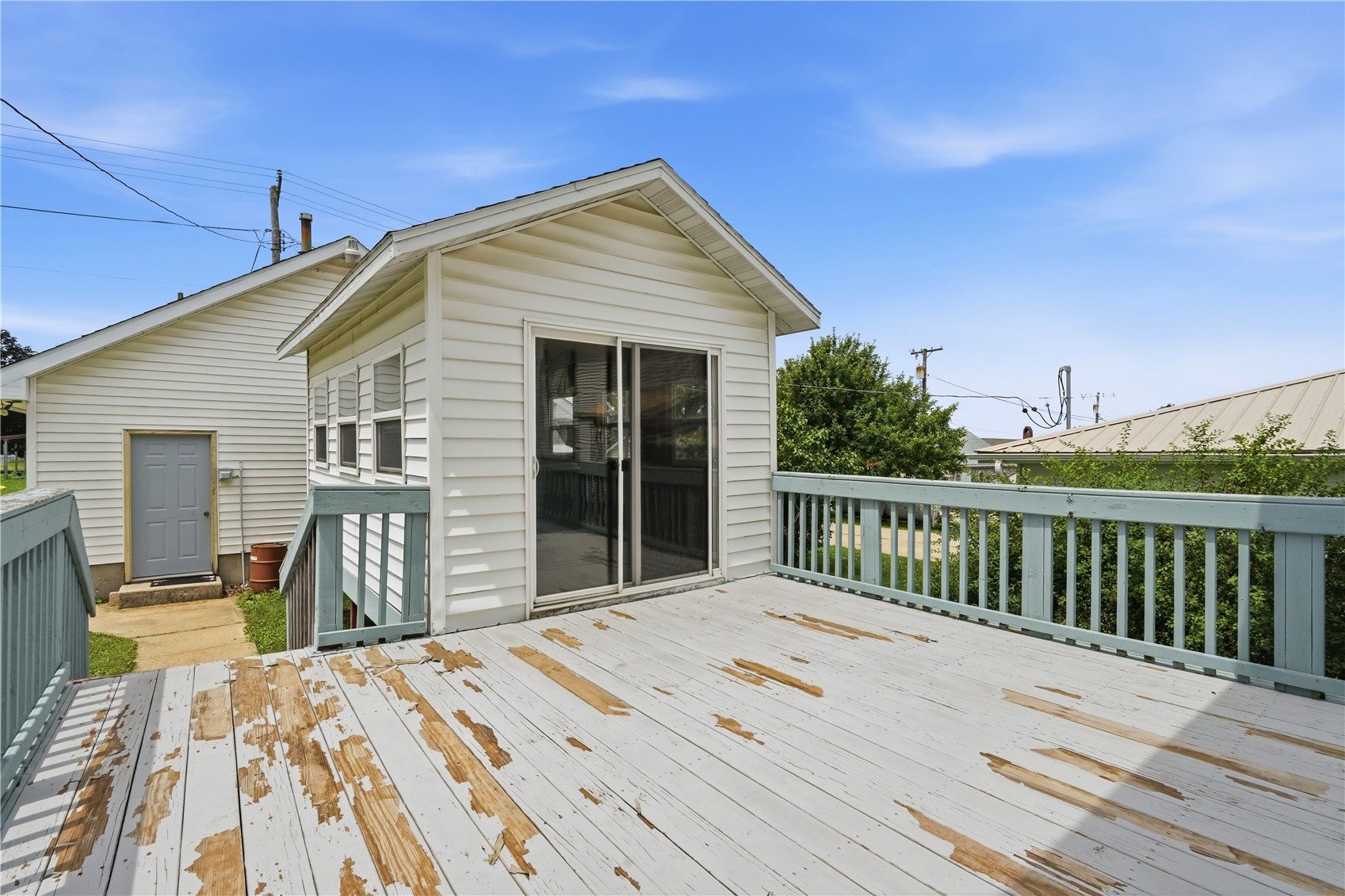 215 Main Street Newhall IA 52315