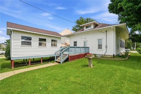 215 Main Street Newhall IA 52315