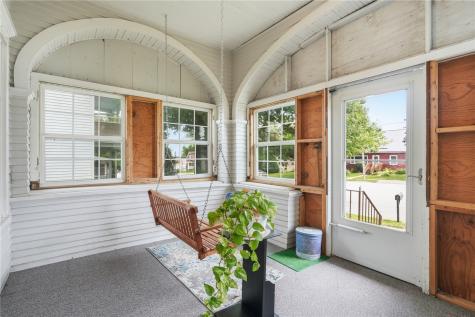 215 Main Street Newhall IA 52315