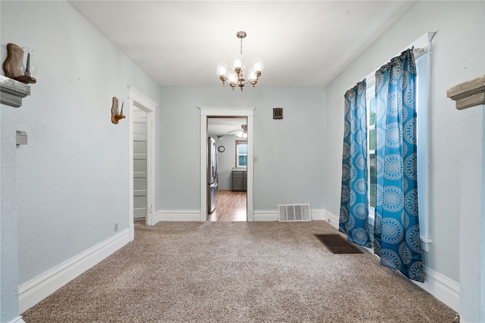 215 Main Street Newhall IA 52315