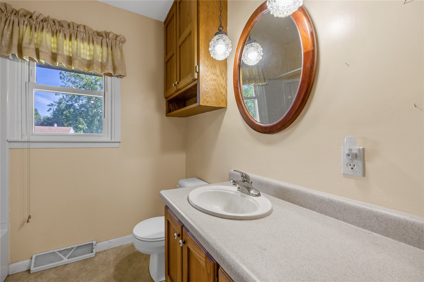 804 31st Avenue IA 52307