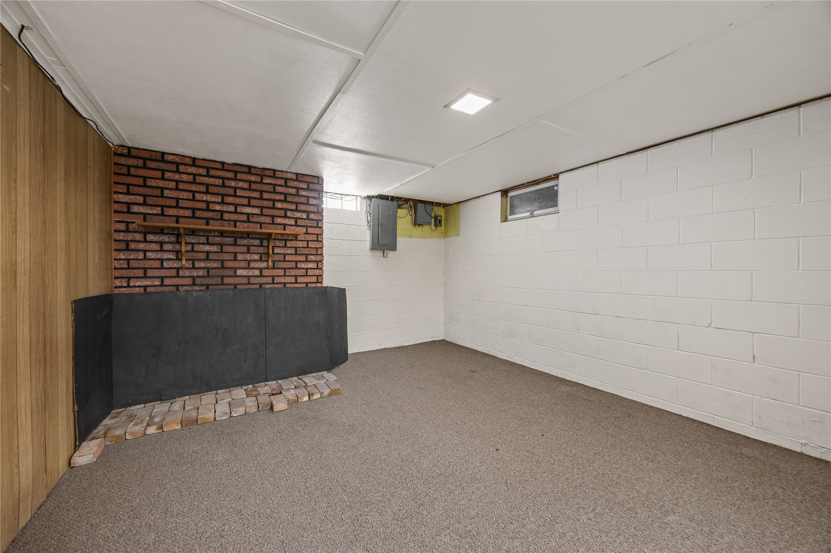 804 31st Avenue IA 52307
