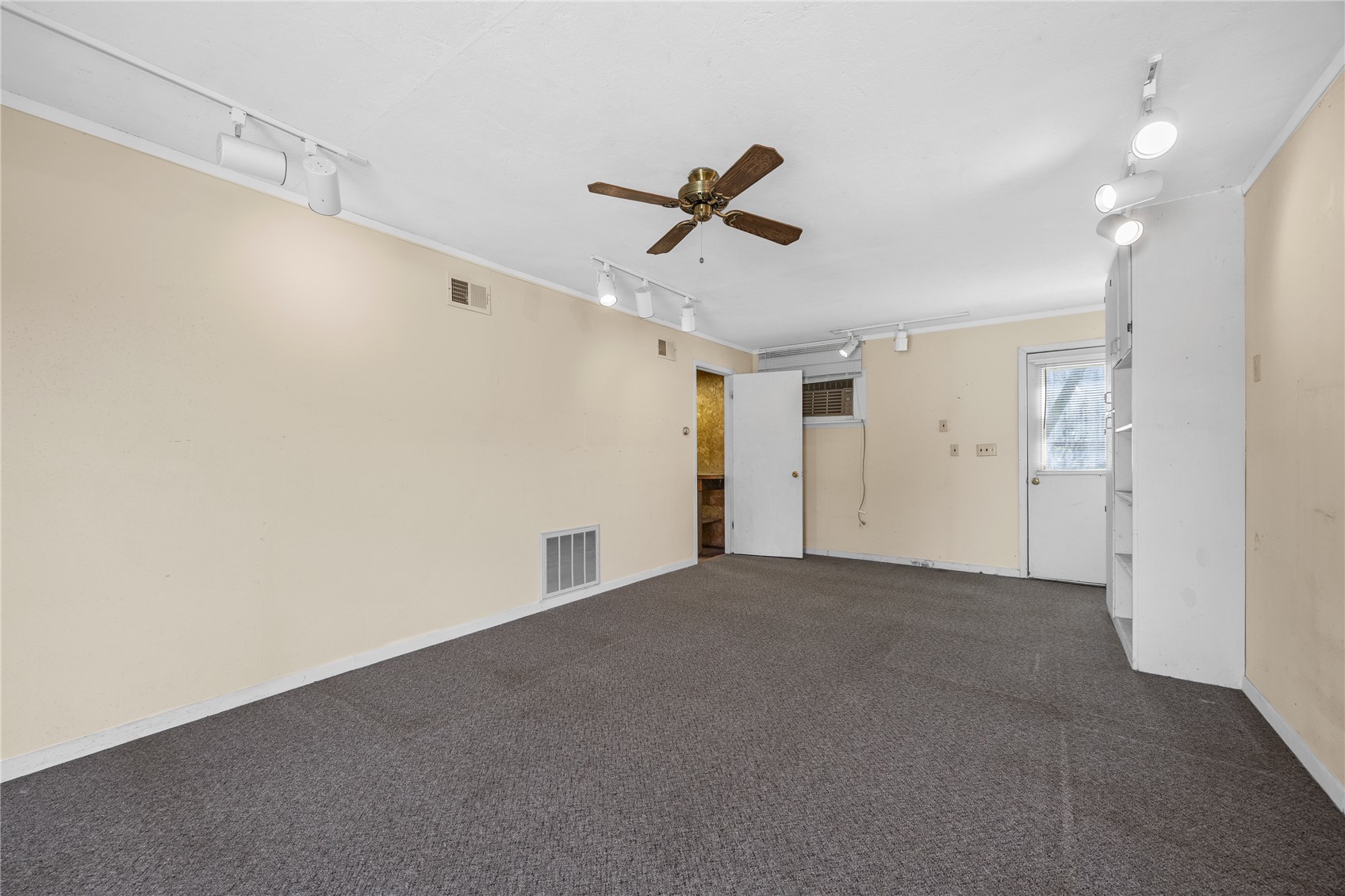 804 31st Avenue IA 52307