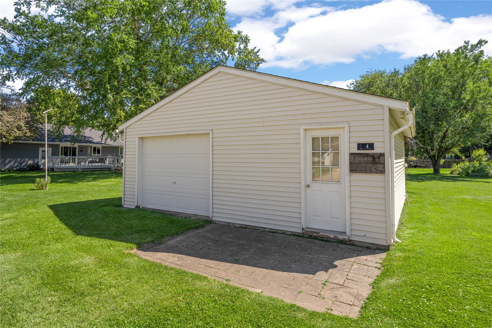 804 31st Avenue IA 52307
