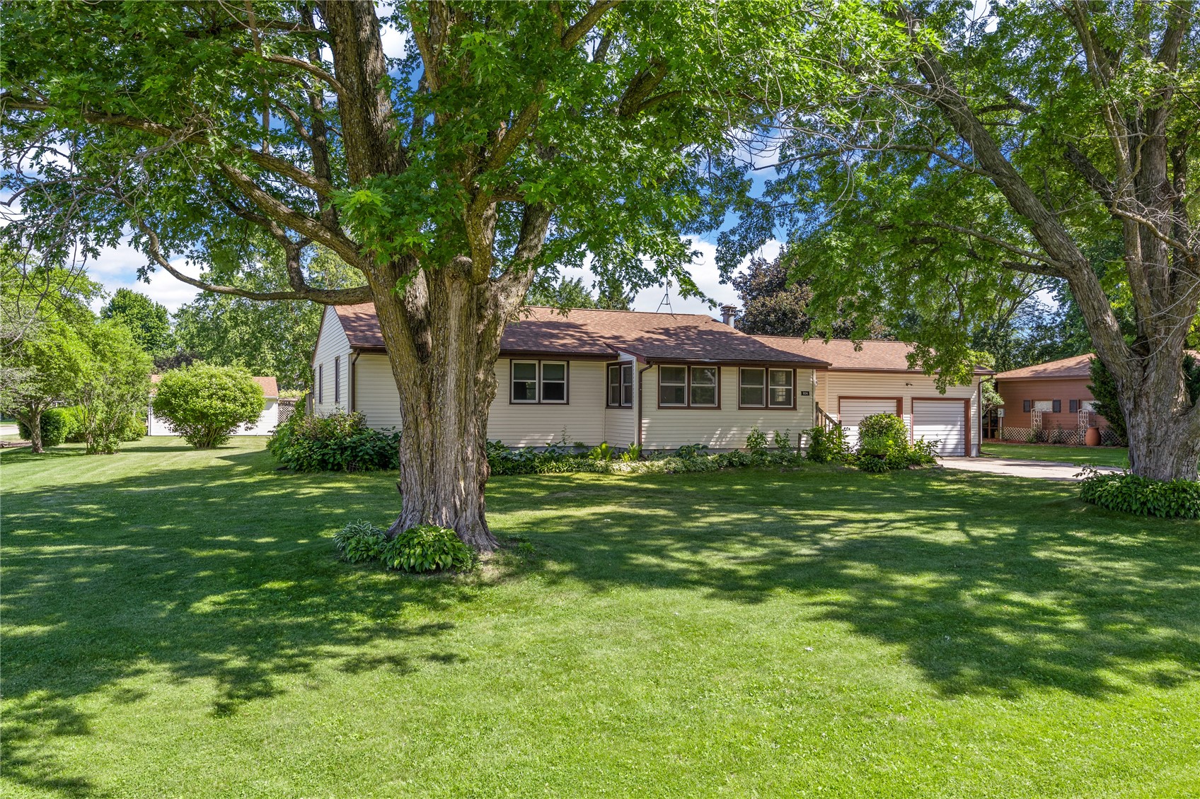804 31st Avenue IA 52307