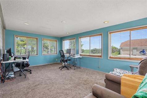 7188 28th Avenue Newhall IA 52315